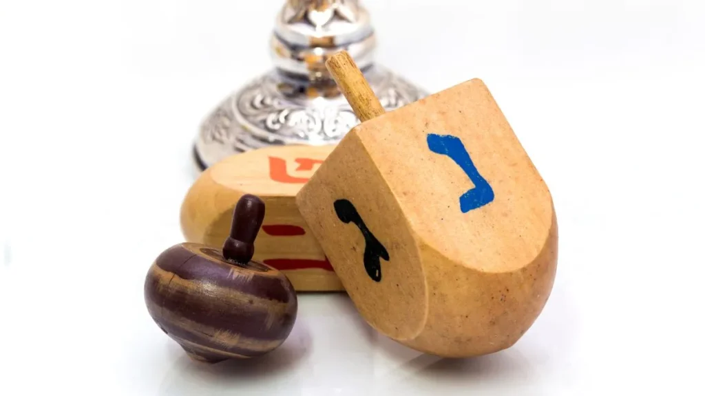 Hướng dẫn xoay con quay Dreidel trên Google cực dễ và đầy đủ nhất